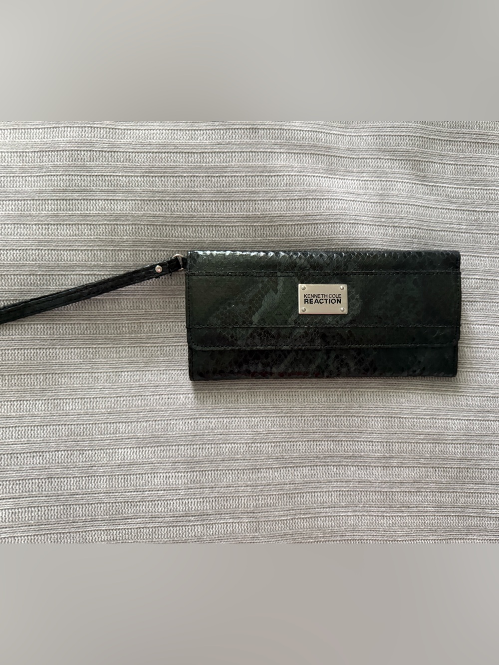 Kenneth Cole Reaction Black Patent Snakeskin Wristlet